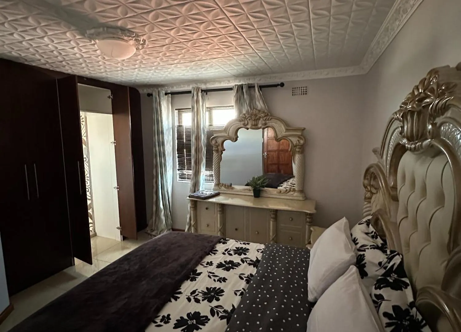 Apartment Luxurious 4 Bedroom Family Home Cape Town