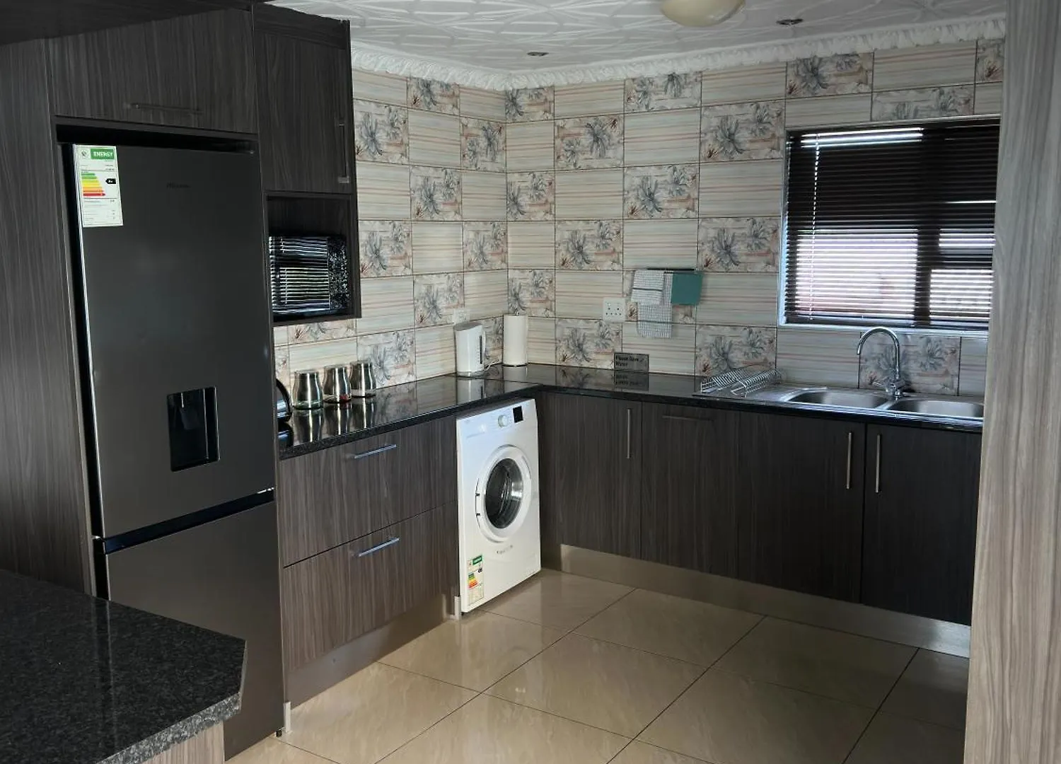 Luxurious 4 Bedroom Family Home Cape Town Apartment